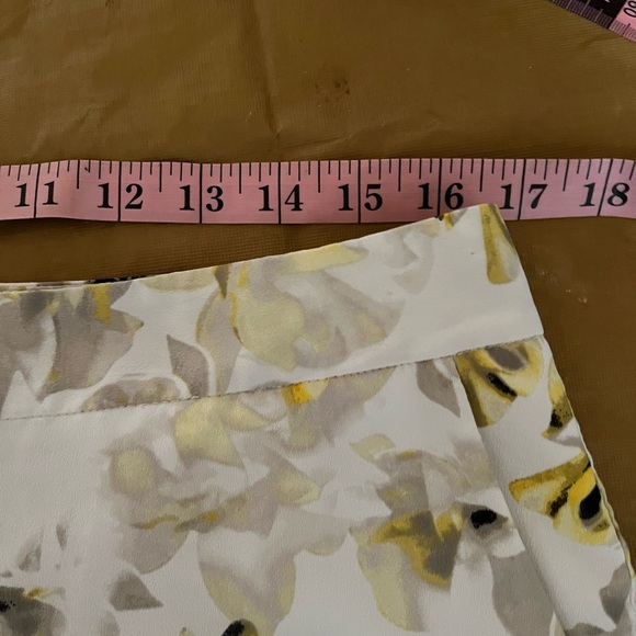 DKNY size 10 white wide leg yellow floral print semi sheer dress pants